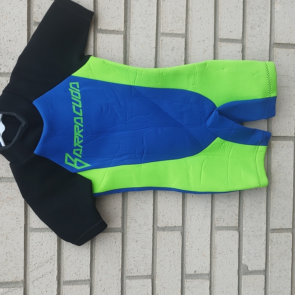 Barracuda/wet suit